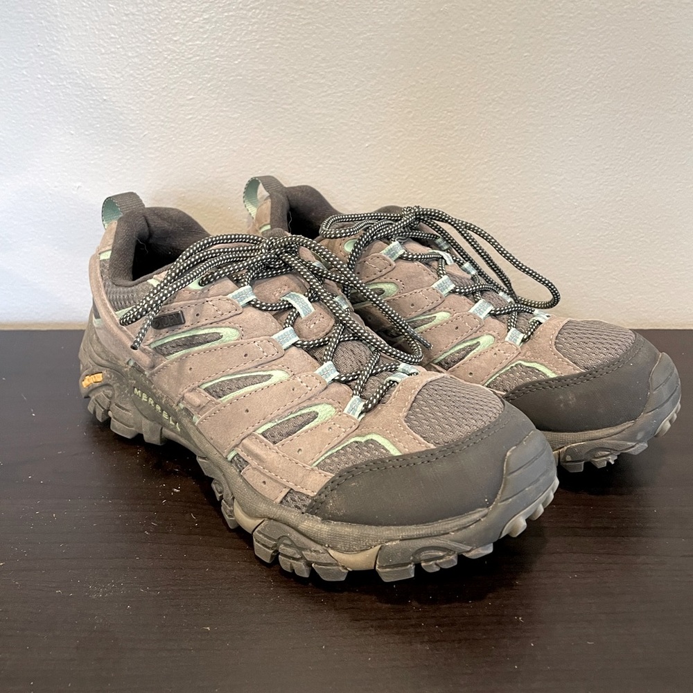 Merrel Moab 2 Waterproof Hiking Shoe: Women’s 9